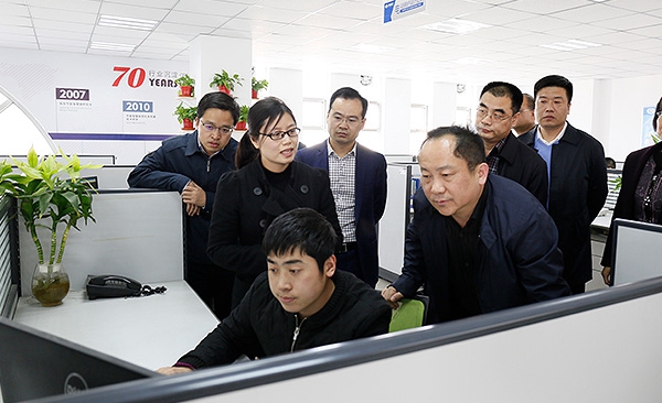 河北省工信厅厅长龚晓峰一行莅临eBET易博股份考察指导事情